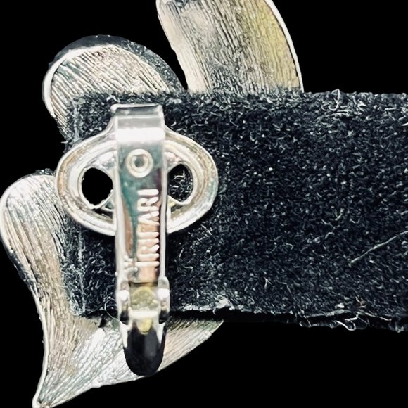 Vintage Crown Trifari Silver Tone Leaf Clip On Earrings (4972) - Picture 4 of 4